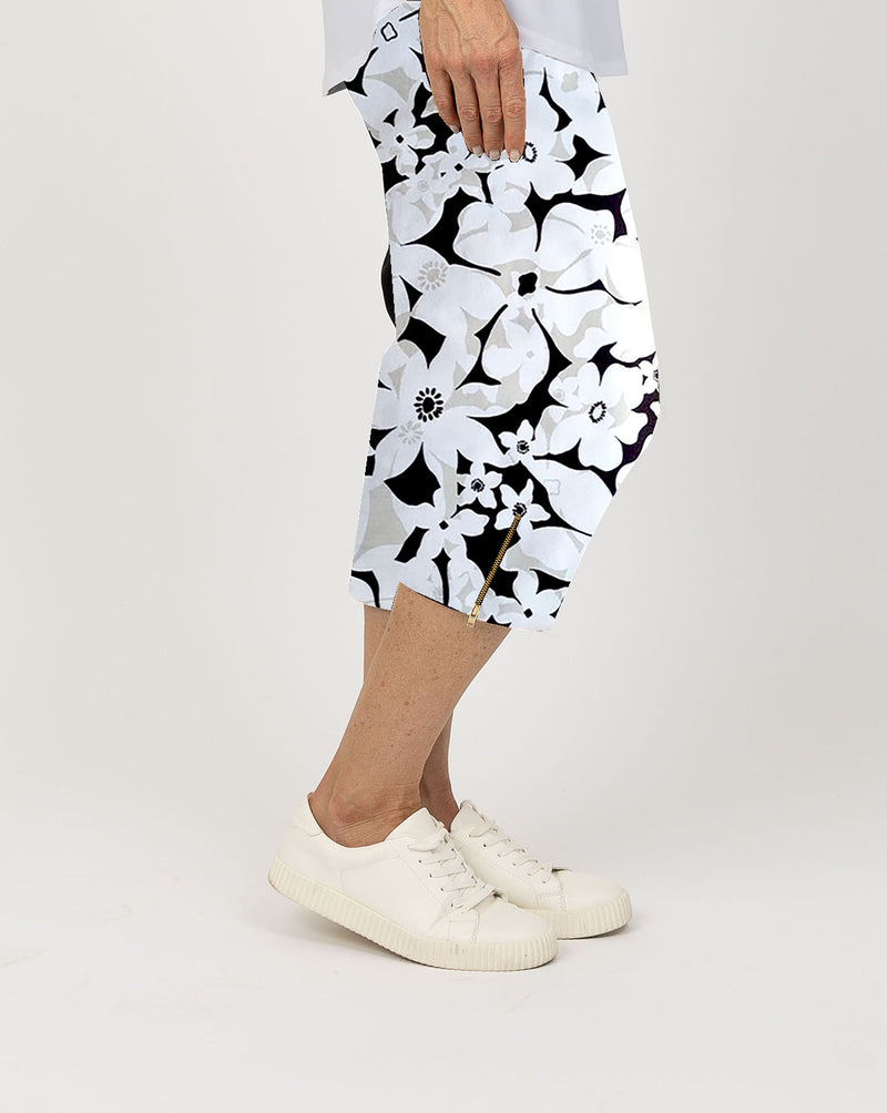 5306 Capri Pant - White Daisy