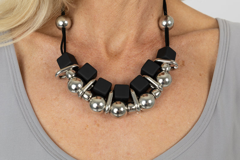 F19 Necklace - Black/Silver