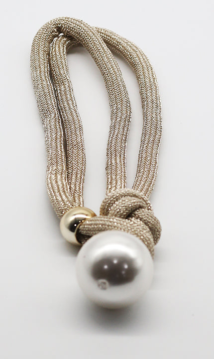 A457 Knotted Pearl Necklace - Gold